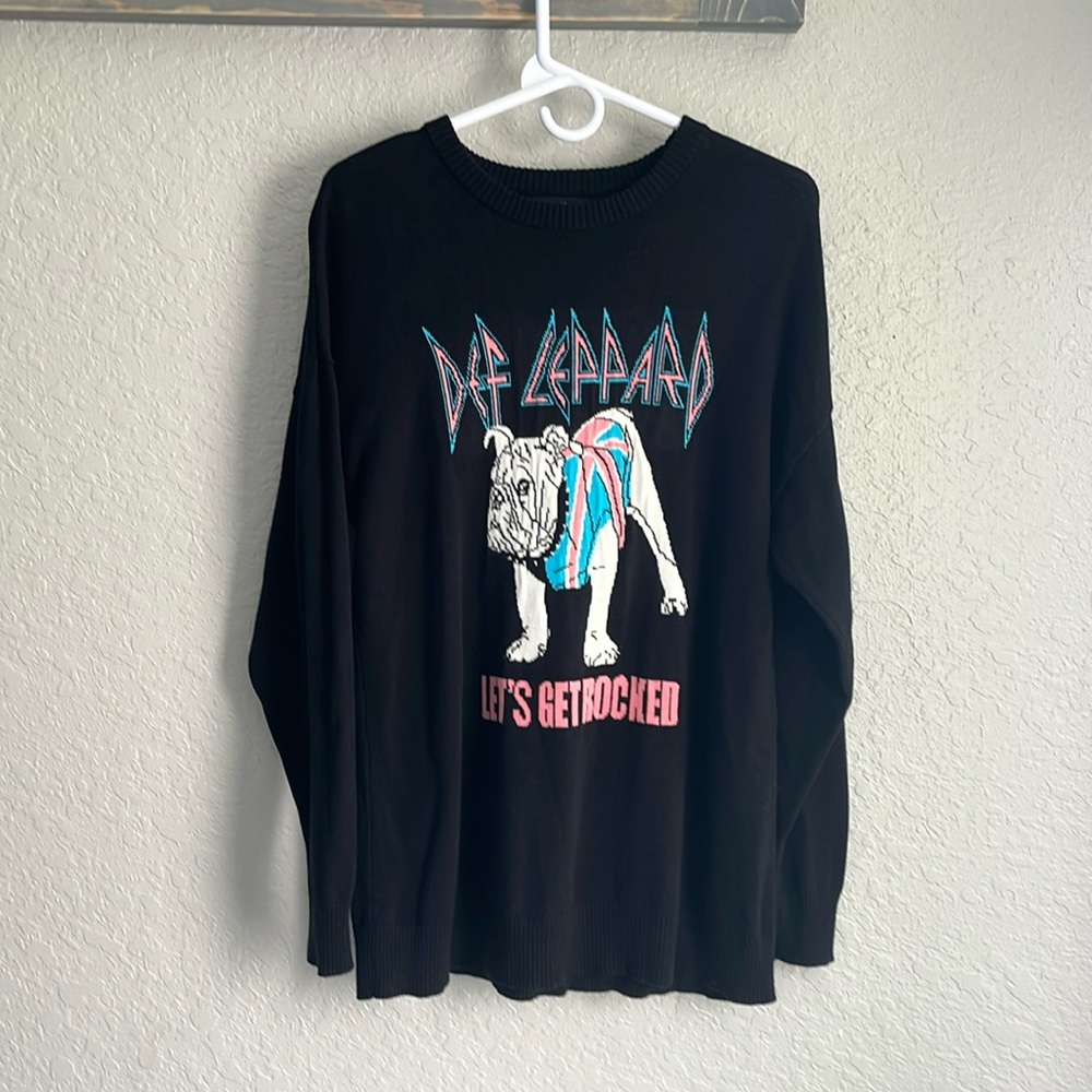 NWOT Vinyl Icons black long sleeve Def Leppard Sweater Oversized Size Small